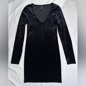 Black Velvet Long Sleeve V Neck Dress